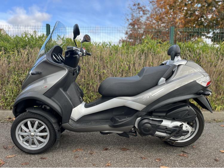 PIAGGIO MP3 400