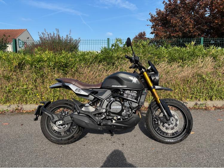 MOTO MORINI SEIEMMEZZO SCR 650