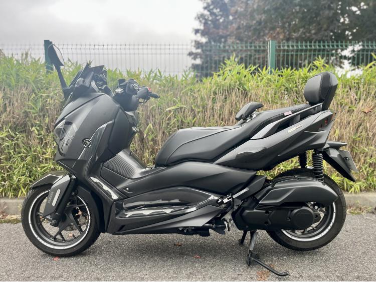 YAMAHA X-MAX 125